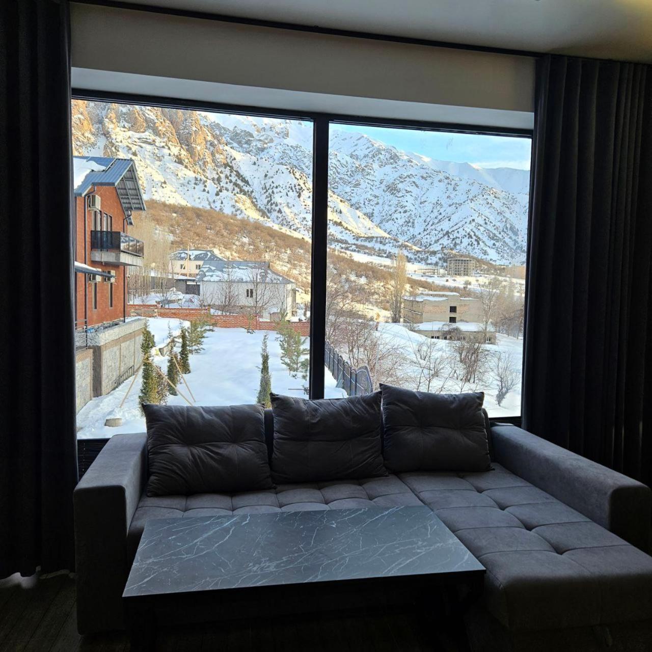 Panorama Lux Pensionat Chimgan Eksteriør billede
