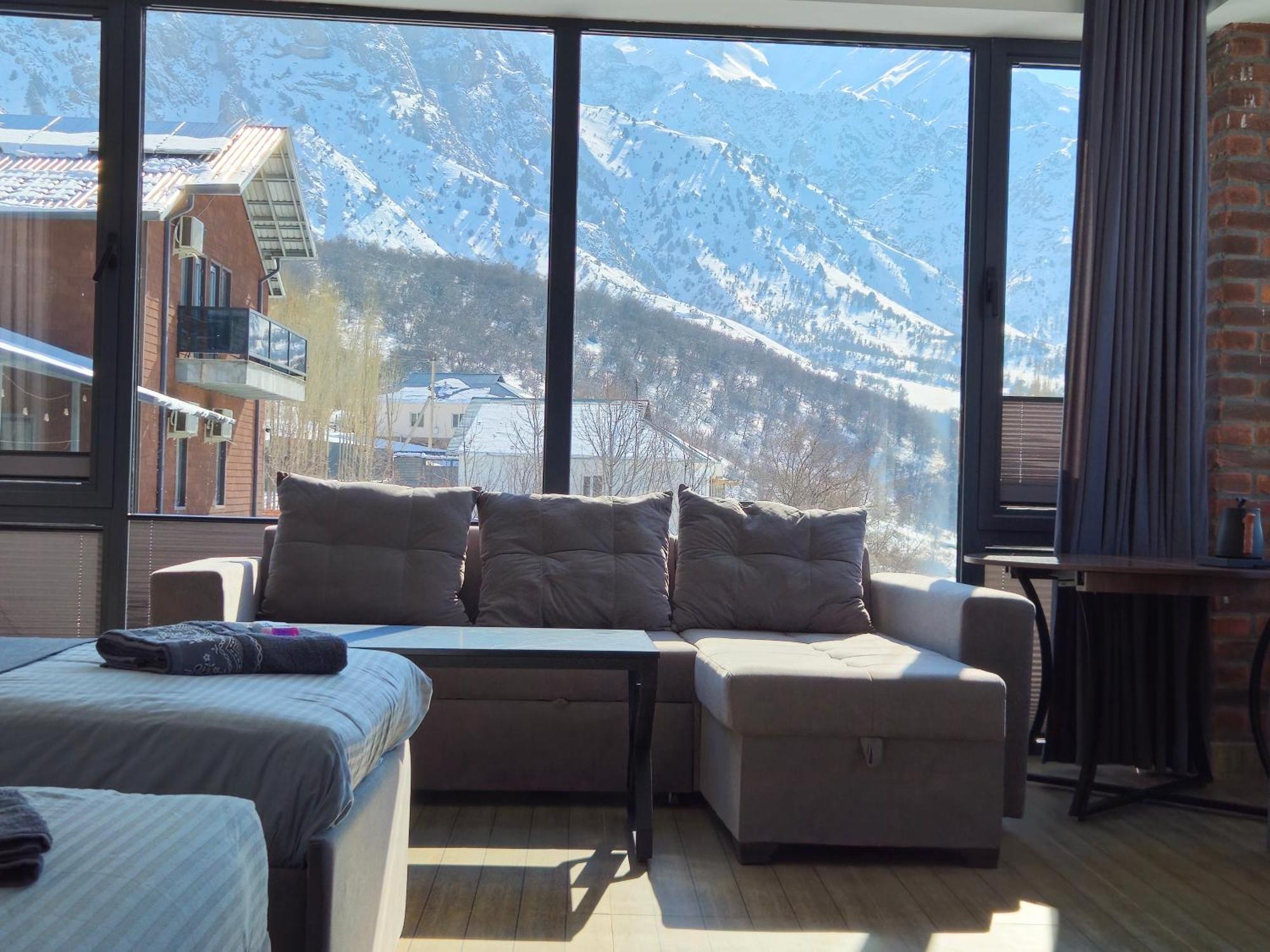Panorama Lux Pensionat Chimgan Eksteriør billede
